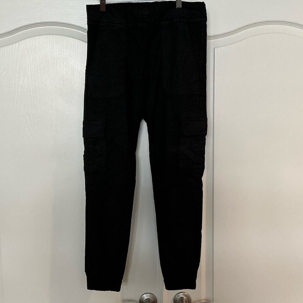 BEVY FLOG women’s black Cargo Joggers
